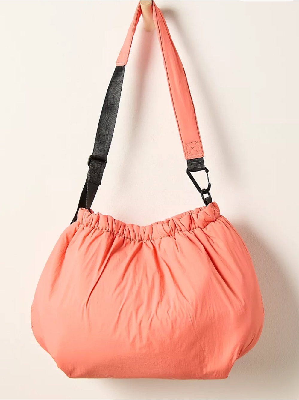 Free People Movement Rest Day Carryall Bag NWT Flame Coral Nylon Shoulder Tote - Picture 3 of 6